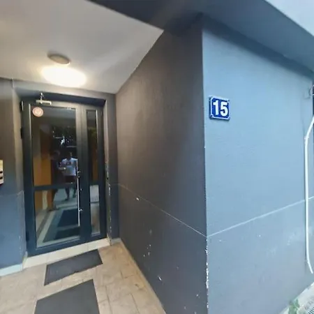 アパート Center